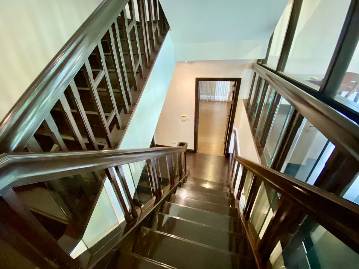 For RentHouseSukhumvit, Asoke, Thonglor : 🏡 For Rent: Ultra-Luxury 5-Storey Detached House in Sukhumvit 18 Modern Pool Villa | Rare in Prime Location 