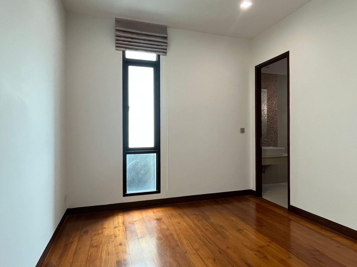 For SaleHouseChokchai 4, Ladprao 71, Ladprao 48, : Single house for sale, 4 bedrooms 92 sq m., 300+ sq m., calm, good location near the city center, easy access expressway and Rama 9, Ratchada, Lat Phrao 