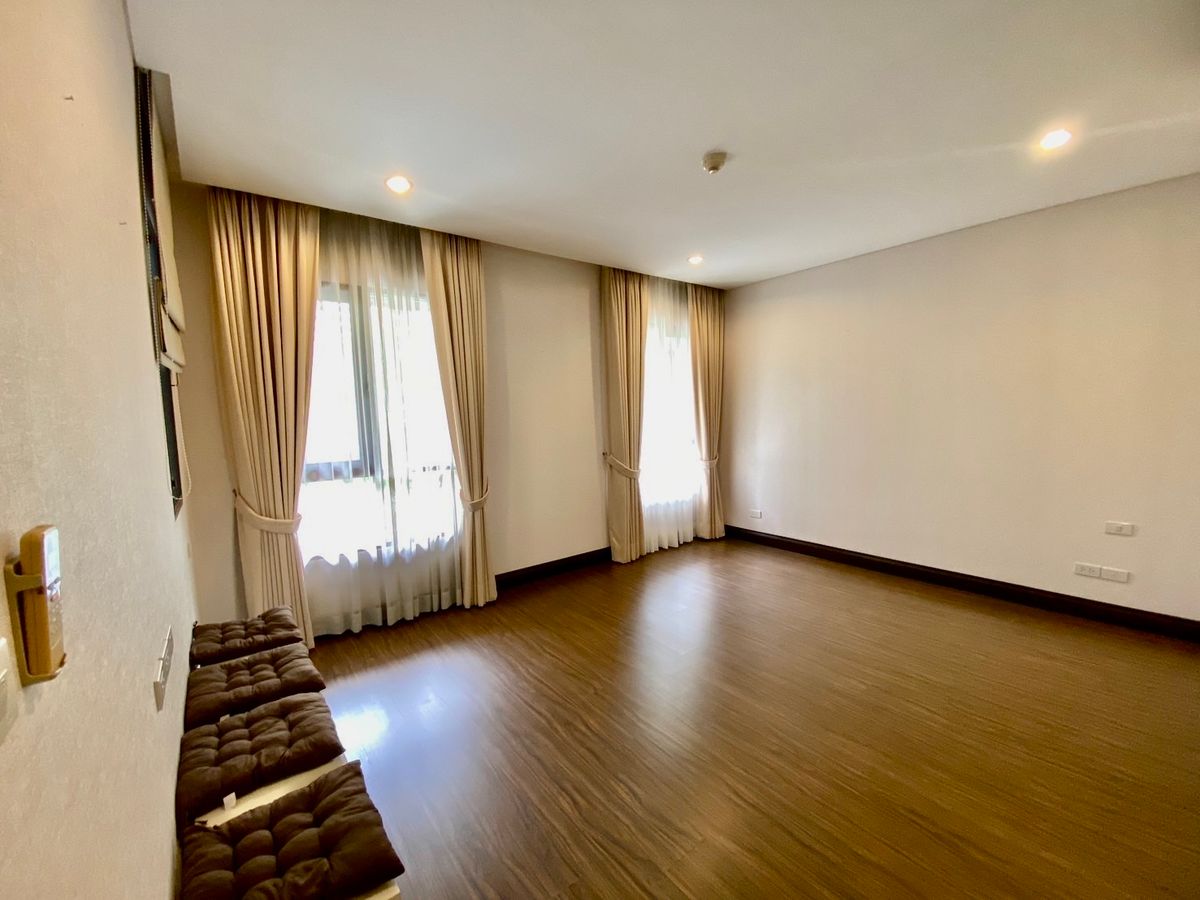 For RentHouseSukhumvit, Asoke, Thonglor : 🏡 For Rent: Ultra-Luxury 5-Storey Detached House in Sukhumvit 18 Modern Pool Villa | Rare in Prime Location 