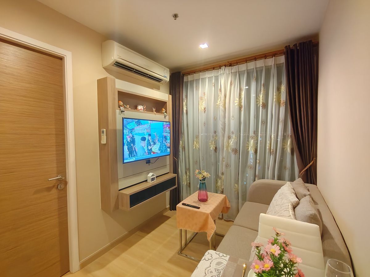 For RentCondoSapankwai,Jatujak : Rent RR351 Rhythm Phahol Ari. Beautiful room, complete furniture near BTS Saphan Khwai/Ari.