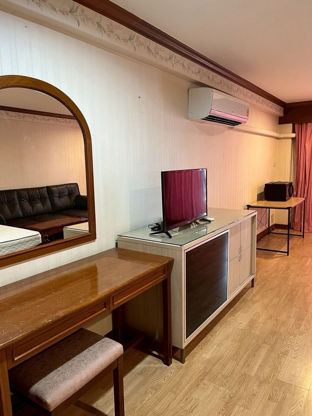 ขายคอนโดพัฒนาการ ศรีนครินทร์ : FOR SALE ขาย คอนโดรีเจ้นท์ ศรีนครินทร์ 
ตกแต่งสวย พร้อมเข้าอยู่ ทำเลดี ติดรถไฟฟ้าสายสีเหลือง รัชดา-ศรีนครินทร์ ใกล้สถานีกลันตัน , ใกล้แหล่งช็อปปิ้งมอลล์ ธัญญาปาร์ค , ห้างสรรพสินค้าซีคอนสแควร์