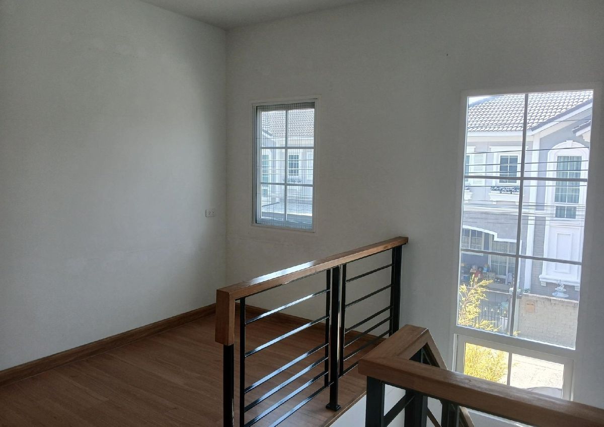 ขายบ้านลาดกระบัง สุวรรณภูมิ : บ้านแฝด โกลเด้น นีโอ บางนา-สวนหลวง ประเวศ  กรุงเทพ 44 ตร.ว. 4นอน 3น้ำ หลังมุม 🔥ฟรีโอน🔥