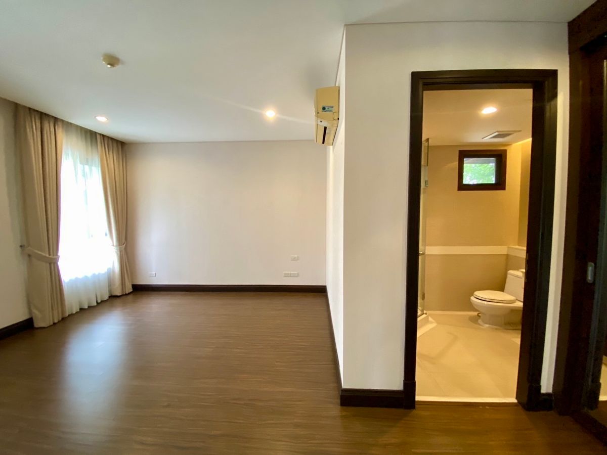 For RentHouseSukhumvit, Asoke, Thonglor : 🏡 For Rent: Ultra-Luxury 5-Storey Detached House in Sukhumvit 18 Modern Pool Villa | Rare in Prime Location 