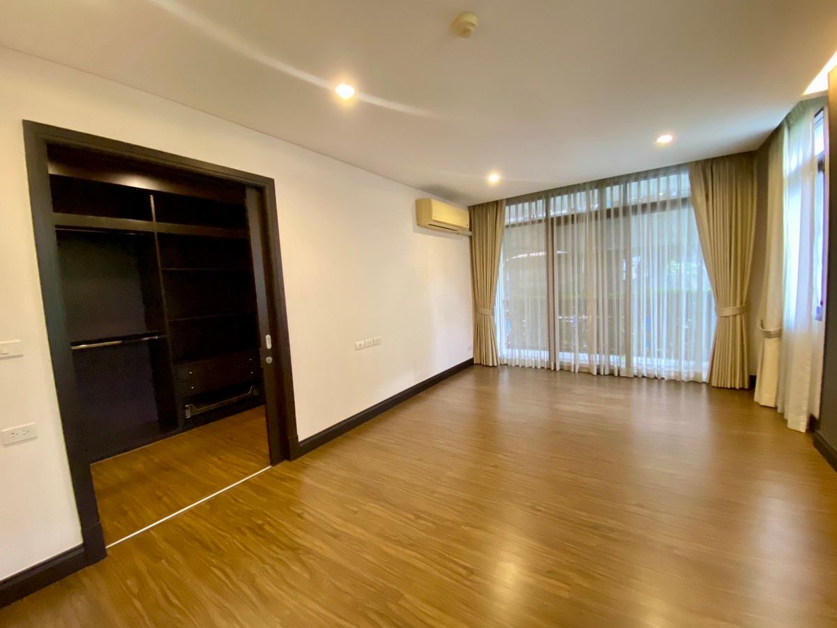 For RentHouseSukhumvit, Asoke, Thonglor : 🏡 For Rent: Ultra-Luxury 5-Storey Detached House in Sukhumvit 18 Modern Pool Villa | Rare in Prime Location 