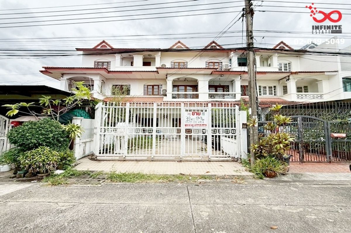 For SaleTownhomeLadprao, Central Ladprao : 39th floor townhome for sale, Lat Phrao 80, Wang Thonglang, near the train