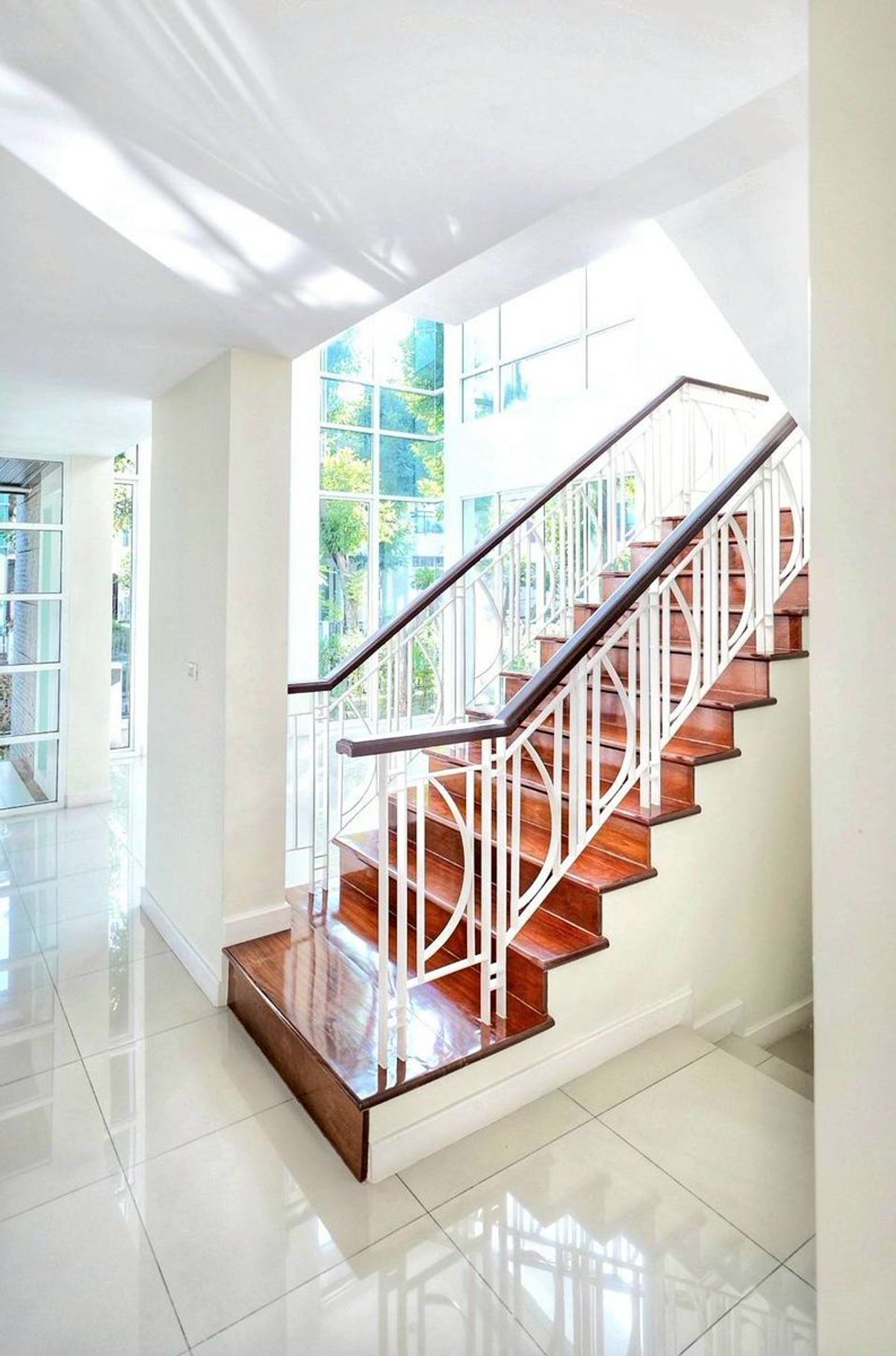 ขายบ้านบางนา แบริ่ง ลาซาล : ขาย หมู่บ้าน Blue Lagoon 1 บางนา-วงแหวน ขนาด 80.5 ตารางวา 3 ห้องนอน 3 ห้องน้ำ ถนนกาญจนาภิเษก แขวงดอกไหม เขตประเวศ กรุงเทพมหานคร