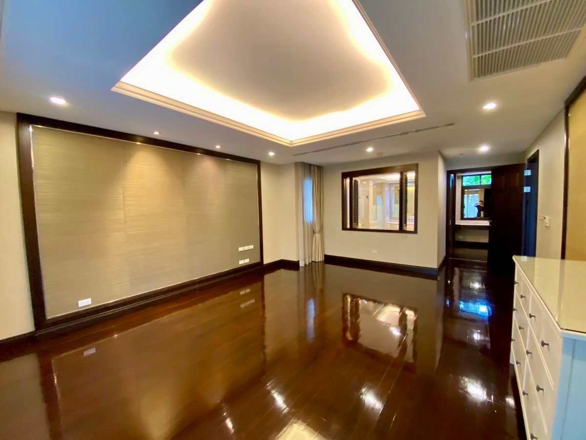 For RentHouseSukhumvit, Asoke, Thonglor : 🏡 For Rent: Ultra-Luxury 5-Storey Detached House in Sukhumvit 18 Modern Pool Villa | Rare in Prime Location 