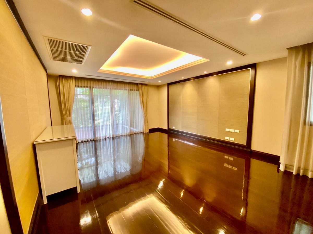 For RentHouseSukhumvit, Asoke, Thonglor : 🏡 For Rent: Ultra-Luxury 5-Storey Detached House in Sukhumvit 18 Modern Pool Villa | Rare in Prime Location 