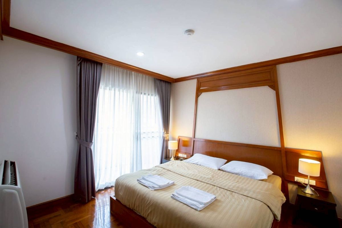ให้เช่าคอนโดสุขุมวิท อโศก ทองหล่อ : ให้เช่าคอนโดใจกลางเมือง Baan Sawasdee 3 Bedrooms 3 Bathrooms 1 Maid