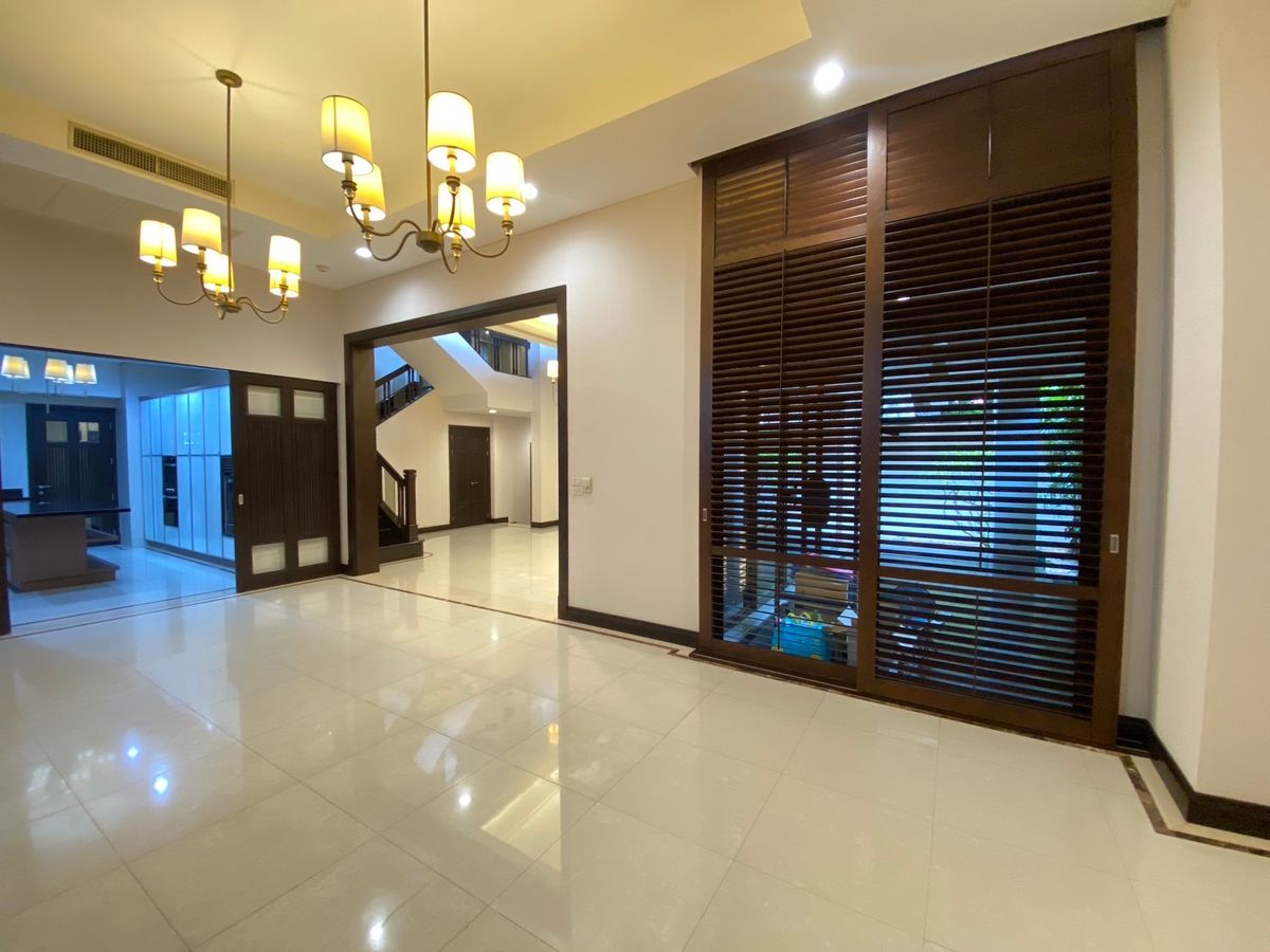 For RentHouseSukhumvit, Asoke, Thonglor : 🏡 For Rent: Ultra-Luxury 5-Storey Detached House in Sukhumvit 18 Modern Pool Villa | Rare in Prime Location 
