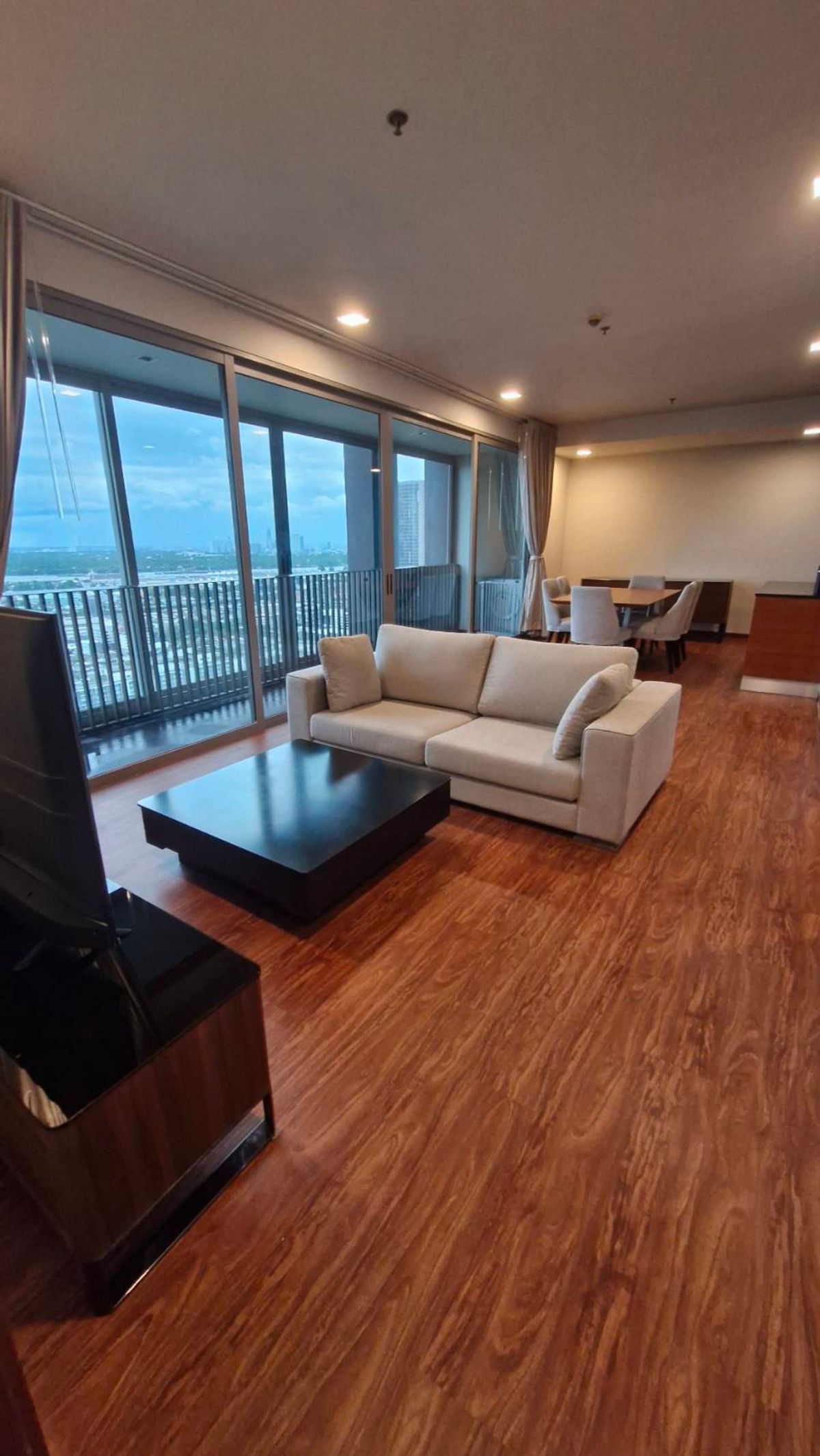 For RentCondoSukhumvit, Asoke, Thonglor : Rare Iteem !!!!!! Pet Friendly 3beds Ashton Morph
