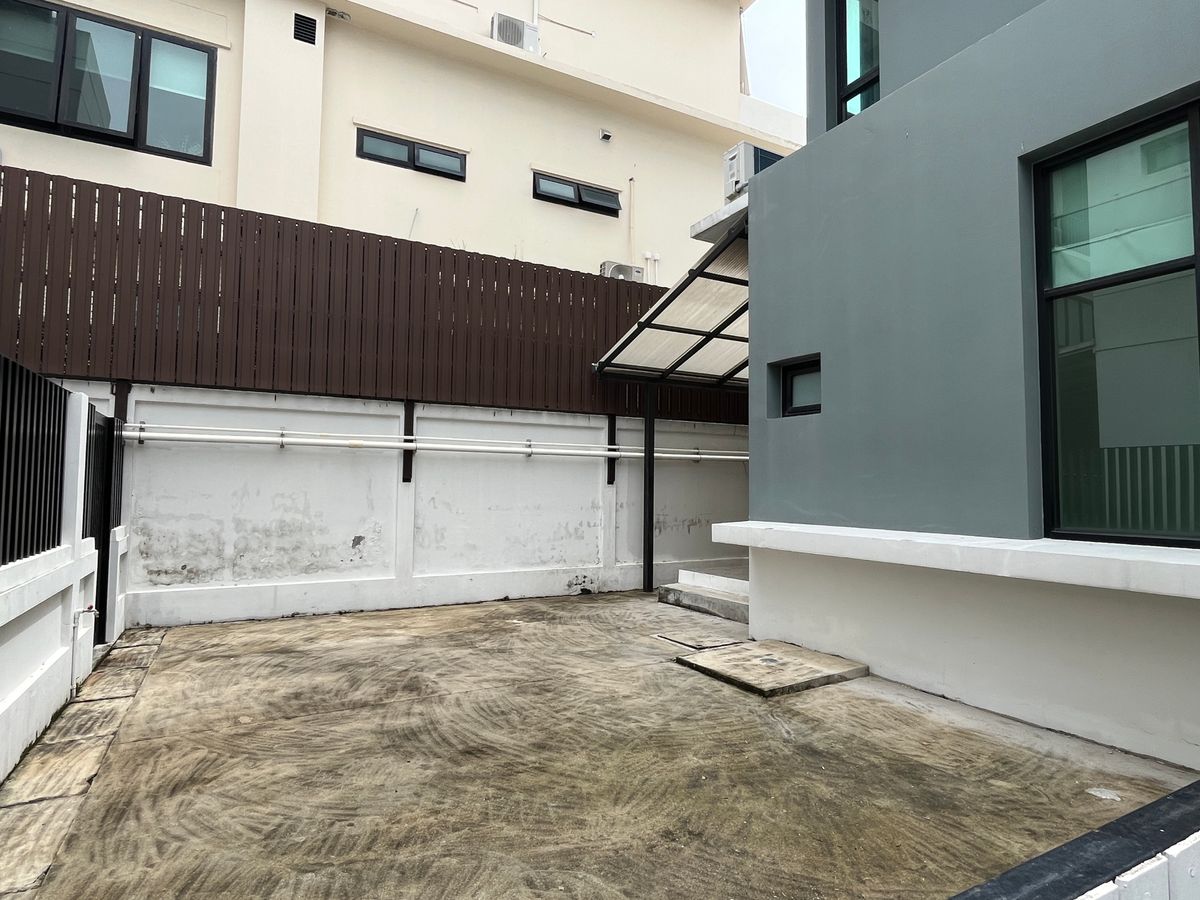 For SaleHouseChokchai 4, Ladprao 71, Ladprao 48, : Single house for sale, 4 bedrooms 92 sq m., 300+ sq m., calm, good location near the city center, easy access expressway and Rama 9, Ratchada, Lat Phrao 