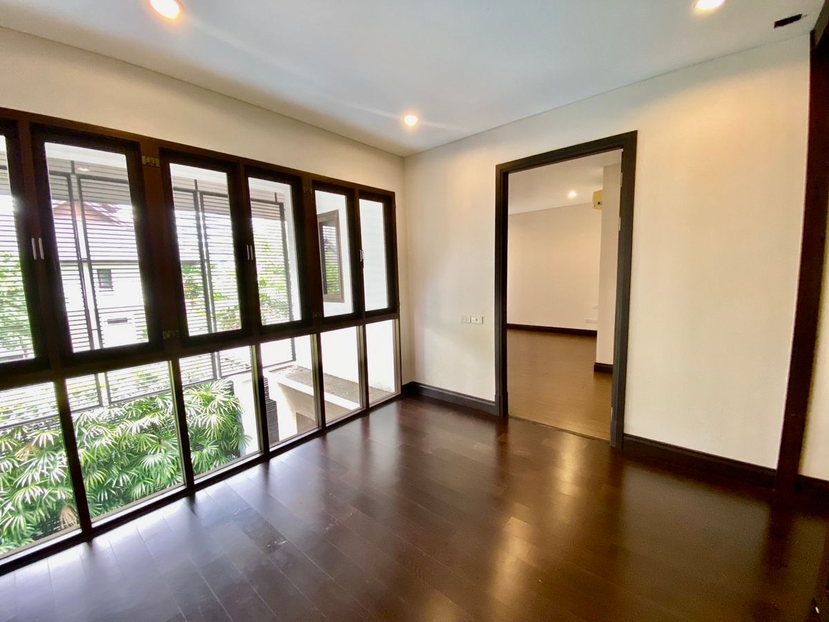 For RentHouseSukhumvit, Asoke, Thonglor : 🏡 For Rent: Ultra-Luxury 5-Storey Detached House in Sukhumvit 18 Modern Pool Villa | Rare in Prime Location 
