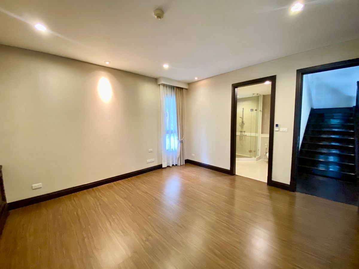 For RentHouseSukhumvit, Asoke, Thonglor : 🏡 For Rent: Ultra-Luxury 5-Storey Detached House in Sukhumvit 18 Modern Pool Villa | Rare in Prime Location 