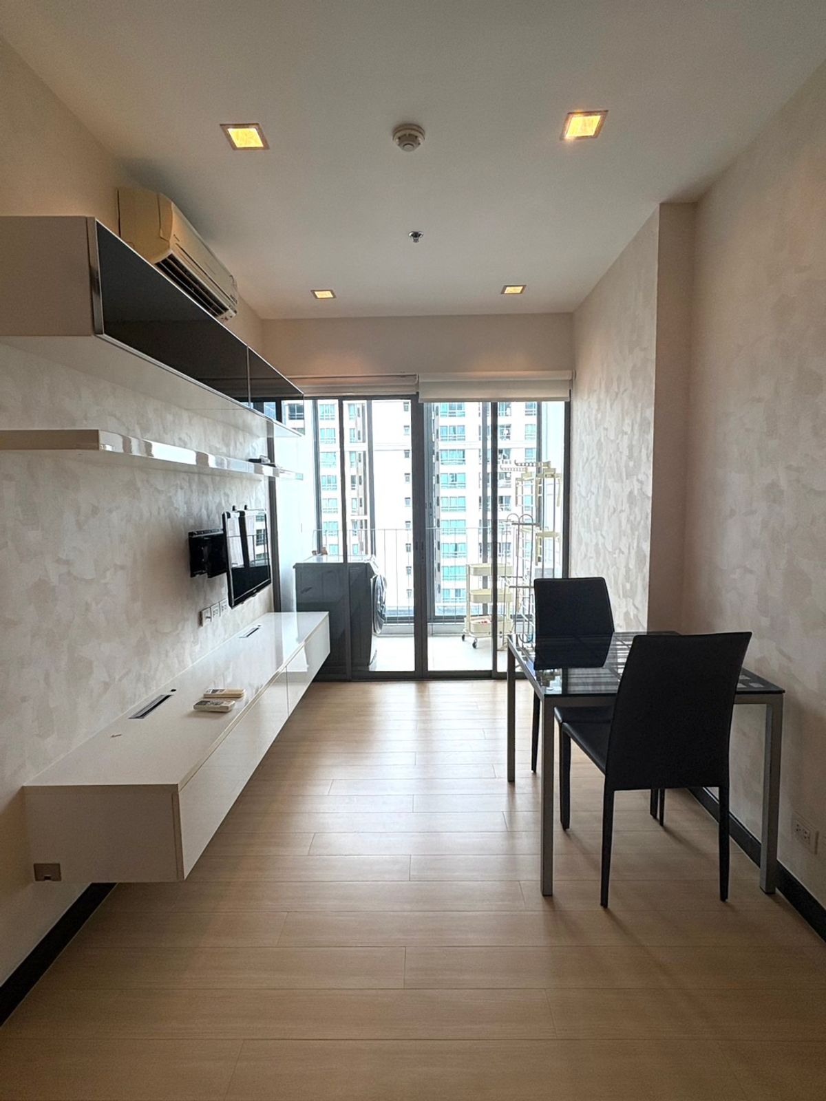 ให้เช่าคอนโดราชเทวี พญาไท : ห้องว่างพึ่ง Renovatedเสร็จใหม่ๆเอี่ยมๆ Ideo Q Phayathai 1B1B 40.7sqm. เพียง 22K/Month เท่านั้น พร้อมชม!!