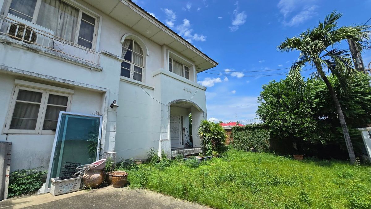 ขายบ้านพระราม 2 บางขุนเทียน : ขายบ้านเดี่ยว 2 ชั้น โครงการนันทวัน พระราม 2 ซอยพระราม2 (แสมดำ – บางขุนเทียน) บ้านเดี่ยว 2 ชั้น หลังใหญ่   เนื้อที่ 73.5 ตารางวา  พื้นที่ใช้สอย 254 ตารางเมตร  3 ห้องนอน | 3 ห้องน้ำ