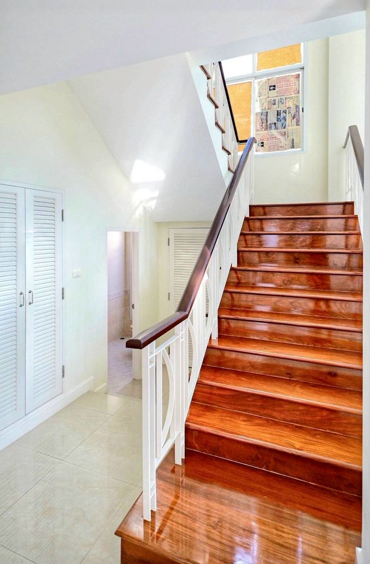 ขายบ้านบางนา แบริ่ง ลาซาล : ขาย หมู่บ้าน Blue Lagoon 1 บางนา-วงแหวน ขนาด 80.5 ตารางวา 3 ห้องนอน 3 ห้องน้ำ ถนนกาญจนาภิเษก แขวงดอกไหม เขตประเวศ กรุงเทพมหานคร