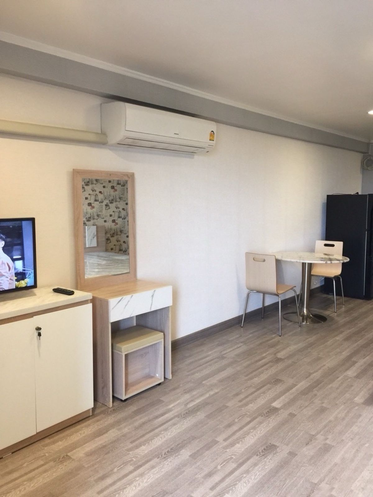 ขายคอนโดพัฒนาการ ศรีนครินทร์ : FOR SALE คอนโดรีเจ้นท์ศรีนครินทร์ 
ตกแต่งสวย พร้อมเข้าอยู่ ทำเลดี ติดรถไฟฟ้าสายสีเหลือง รัชดา-ศรีนครินทร์ ใกล้สถานีกลันตัน , ใกล้แหล่งช็อปปิ้งมอลล์ ธัญญาปาร์ค , ห้างสรรพสินค้าซีคอนสแควร์