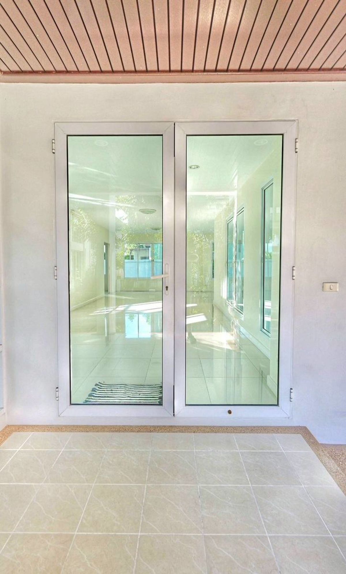 ขายบ้านบางนา แบริ่ง ลาซาล : ขาย หมู่บ้าน Blue Lagoon 1 บางนา-วงแหวน ขนาด 80.5 ตารางวา 3 ห้องนอน 3 ห้องน้ำ ถนนกาญจนาภิเษก แขวงดอกไหม เขตประเวศ กรุงเทพมหานคร