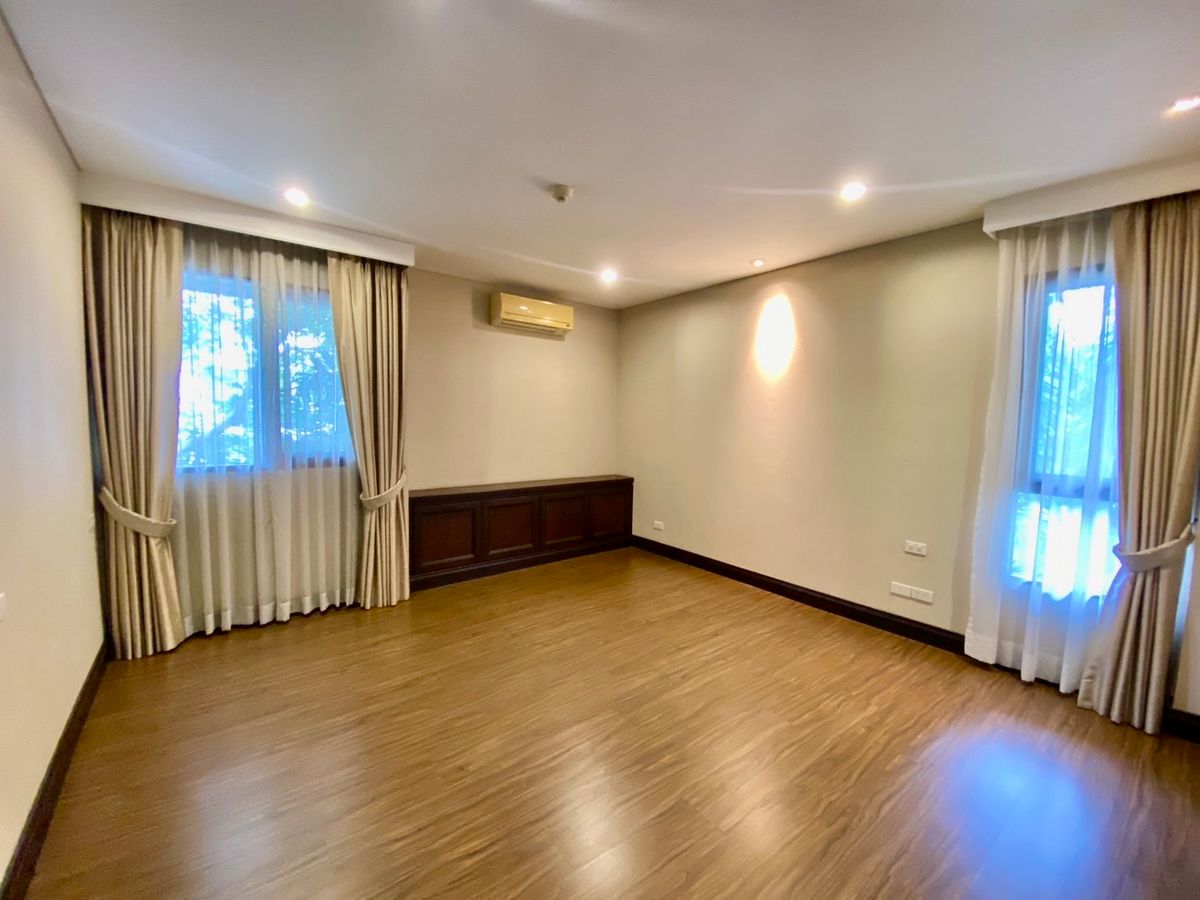 For RentHouseSukhumvit, Asoke, Thonglor : 🏡 For Rent: Ultra-Luxury 5-Storey Detached House in Sukhumvit 18 Modern Pool Villa | Rare in Prime Location 