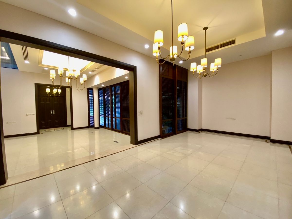 For RentHouseSukhumvit, Asoke, Thonglor : 🏡 For Rent: Ultra-Luxury 5-Storey Detached House in Sukhumvit 18 Modern Pool Villa | Rare in Prime Location 