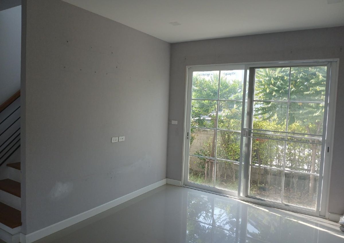 ขายบ้านลาดกระบัง สุวรรณภูมิ : บ้านแฝด โกลเด้น นีโอ บางนา-สวนหลวง ประเวศ  กรุงเทพ 44 ตร.ว. 4นอน 3น้ำ หลังมุม 🔥ฟรีโอน🔥