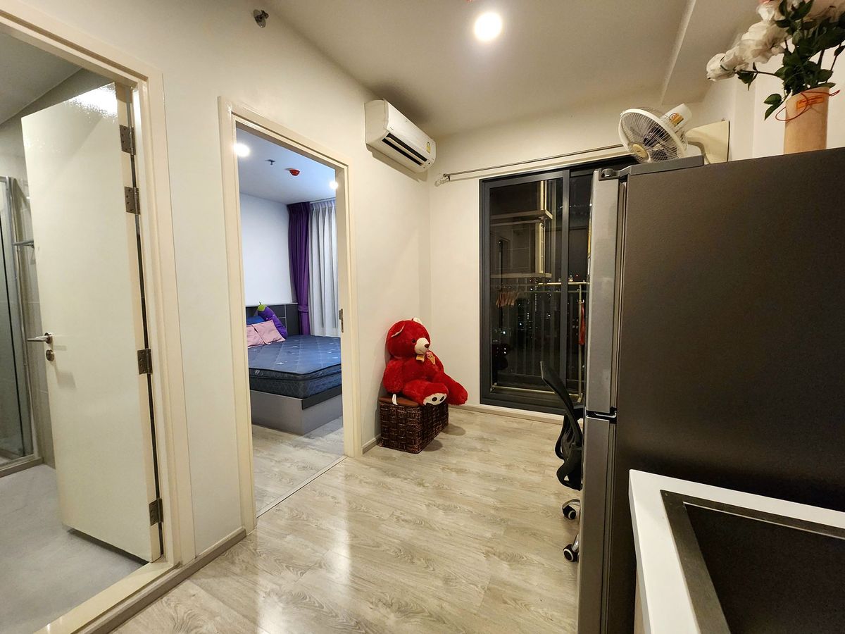 ขายคอนโดปิ่นเกล้า จรัญสนิทวงศ์ : ลดราคาโหด  ทิศใต้ 25 ตารางเมตร **ขายพร้อมอยู่** ขาย The Tree จรัญ30 คอนโดทำเลศิริราช ยูนิตน้อยสุดส่วนตัว 12 ห้องต่อ 1 ชั้น สังคมดีมาก SN494.22