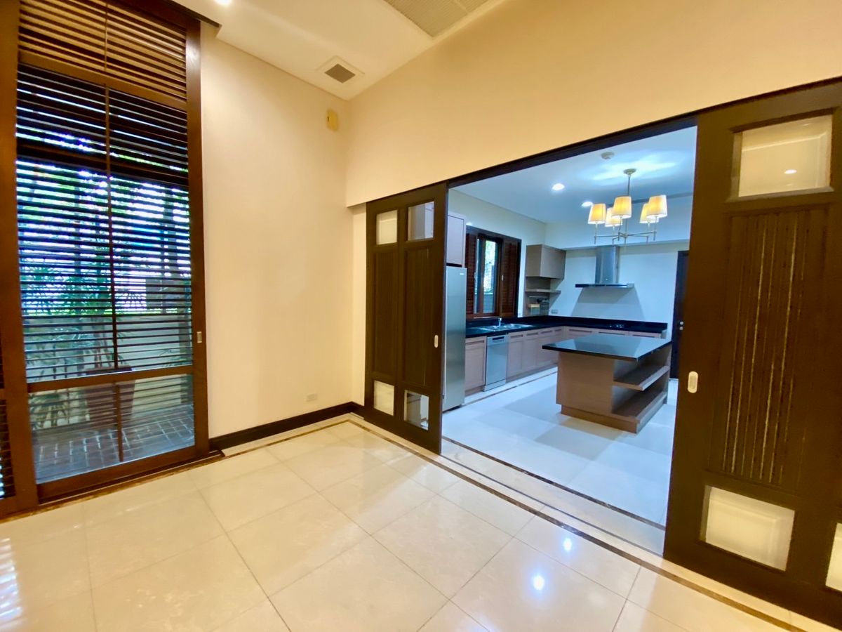 For RentHouseSukhumvit, Asoke, Thonglor : 🏡 For Rent: Ultra-Luxury 5-Storey Detached House in Sukhumvit 18 Modern Pool Villa | Rare in Prime Location 