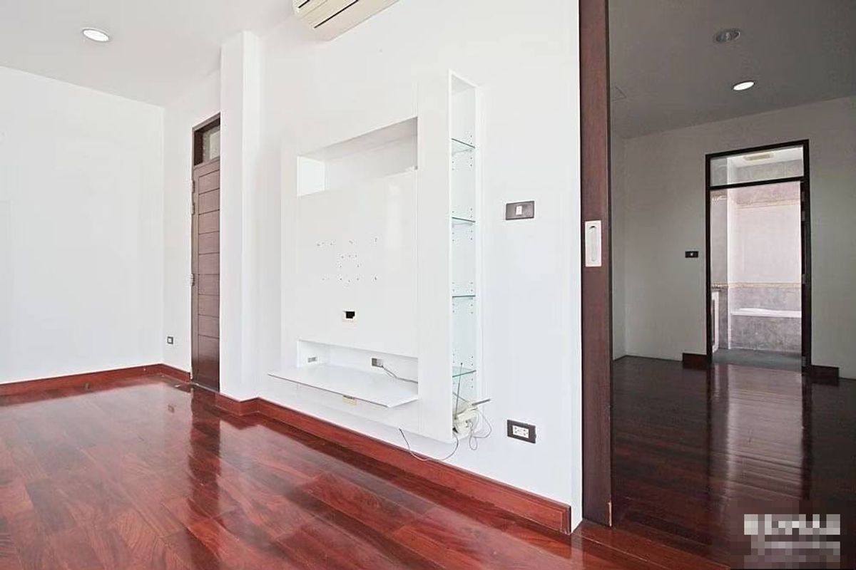 ขายบ้านบางซื่อ วงศ์สว่าง เตาปูน : ✨For sale ✨ Single House Prachachuen, 5 Bedroom, 6 Bathroom, 100 sqw. Neat
