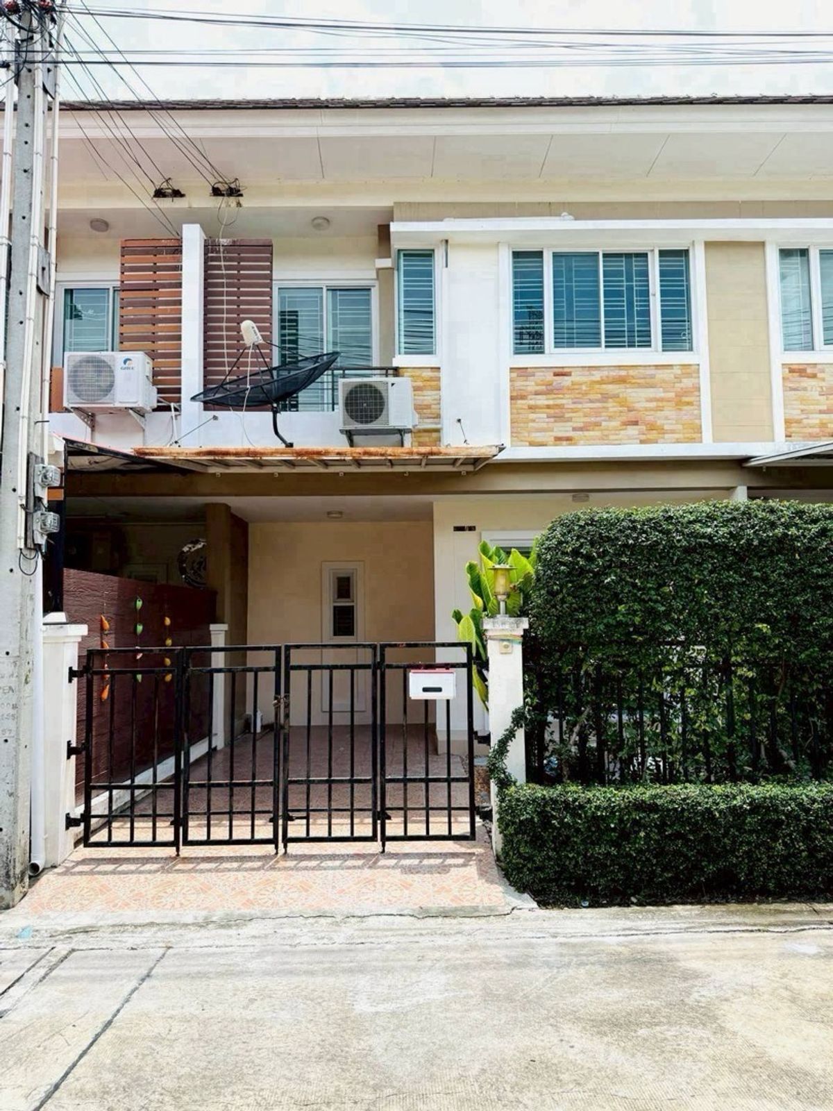 For RentTownhomeSriracha Laem Chabang Ban Bueng : Rent a house with electric appliances near Sen Pound Sriracha School