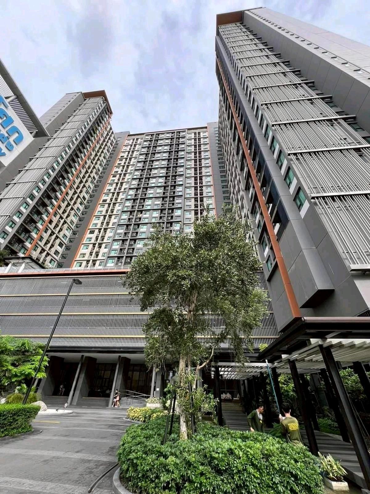 For RentCondoRama9, Petchburi, RCA : Condo near SWU