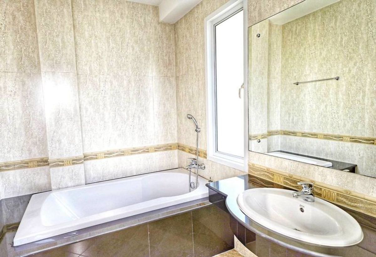 ขายบ้านบางนา แบริ่ง ลาซาล : ขาย หมู่บ้าน Blue Lagoon 1 บางนา-วงแหวน ขนาด 80.5 ตารางวา 3 ห้องนอน 3 ห้องน้ำ ถนนกาญจนาภิเษก แขวงดอกไหม เขตประเวศ กรุงเทพมหานคร