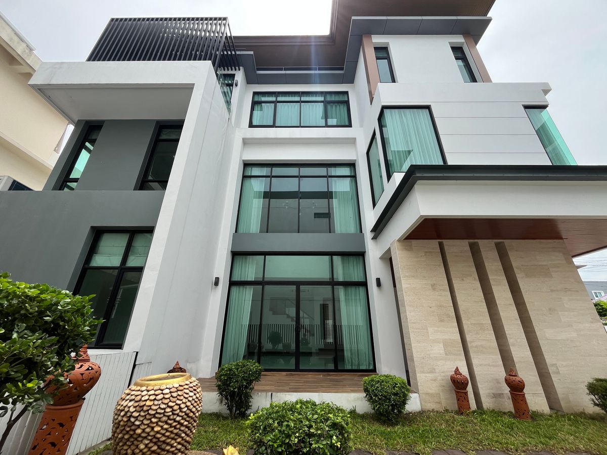 ขายบ้านโชคชัย4 ลาดพร้าว71 : ขายบ้านเดี่ยว 4 ห้องนอน 92 ตรว. 300+ ตรม เงียบสงบ ทำเลดีใจกลางเมือง ใกล้จุดขึ้น-ลงทางด่วน พระราม 9 เลียบด่วนฯ รัชดา ลาดพร้าว