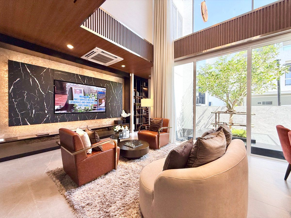 ขายบ้านอ่อนนุช อุดมสุข : 🏡 ขายบ้านหรู 365 สุขุมวิท 77 by LPN Luxury Modern Home ใจกลางสุขุมวิท - อ่อนนุช บ้านเดี่ยว 3 ชั้น พร้อมลิฟต์ส่วนตัว ดีไซน์เรียบหรู สไตล์ Modern Minimal ให้คุณใช้ชีวิตอย่างสง่างามทุกวัน ใกล้แหล่งไลฟ์สไตล์และโรงเรียนนานาชาติ เดินทางสะดวก ทั้งสุขุมวิท – ศรี