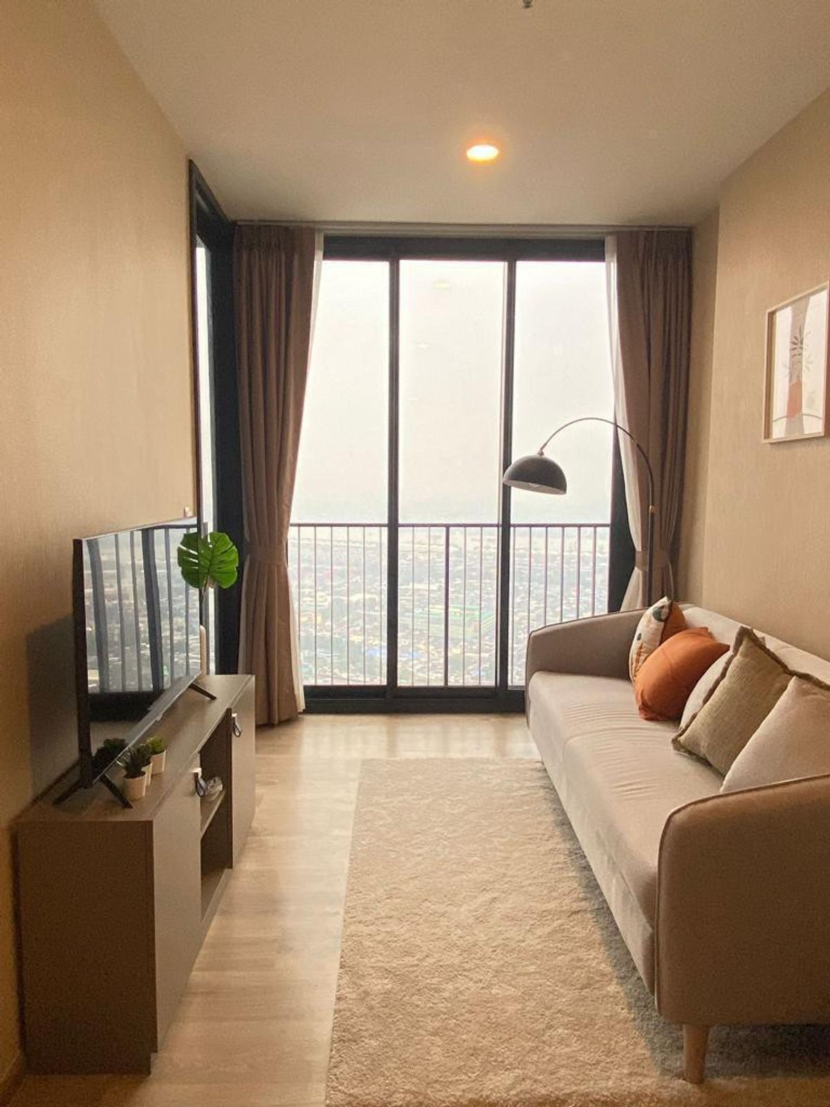 ให้เช่าคอนโดสุขุมวิท อโศก ทองหล่อ : Condo For Rent : Oka Haus Sukhumvit 36  (Rt-01)