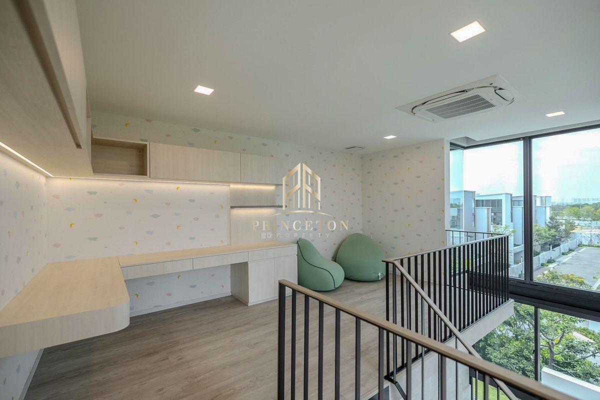 HousePattanakan, Srinakarin : Vive Krungthep Kreetha, near Wellington School 📞092-4252445