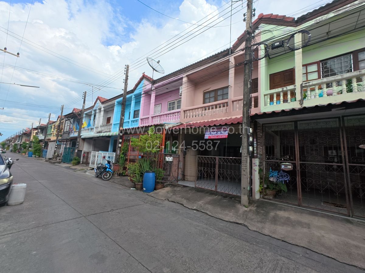 ขายทาวน์โฮมปทุมธานี รังสิต ธรรมศาสตร์ : บ้านแอร์วิลล่า ใกล้ตลาดเปียร์นนท์ ถนนลำลูกกา ต.คูคต อ.ลำลูกกา จ.ปทุมธานี