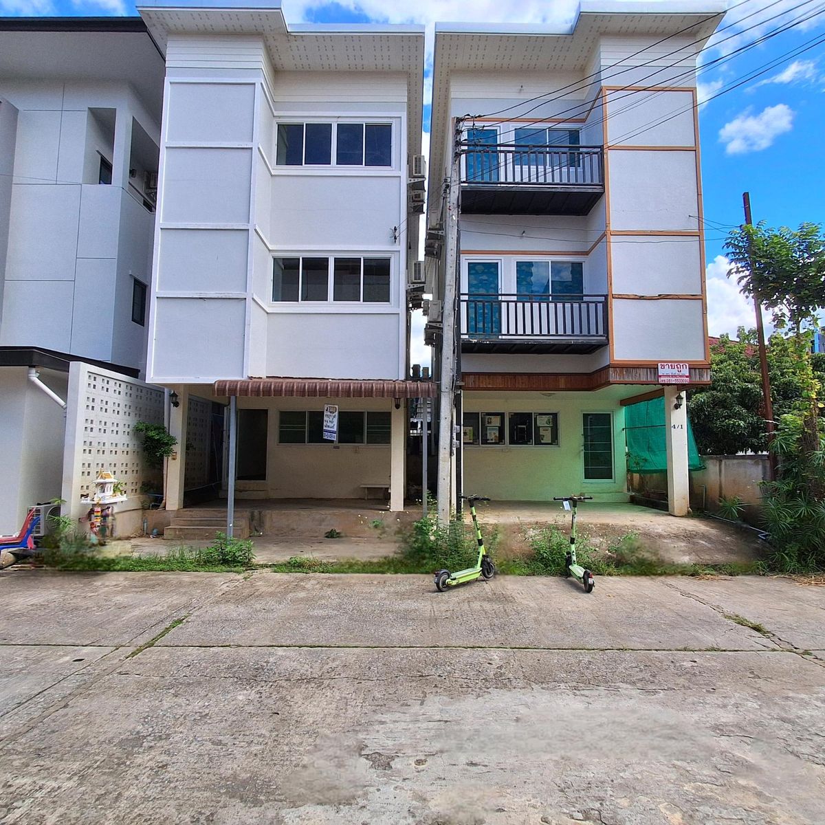 อาคารพาณิชย์เชียงใหม่ : ขายถูก หรือให้เช่า อาคาร2คูหา(แยกได้) ใกล้โรงเรียนดังเชียงใหม่