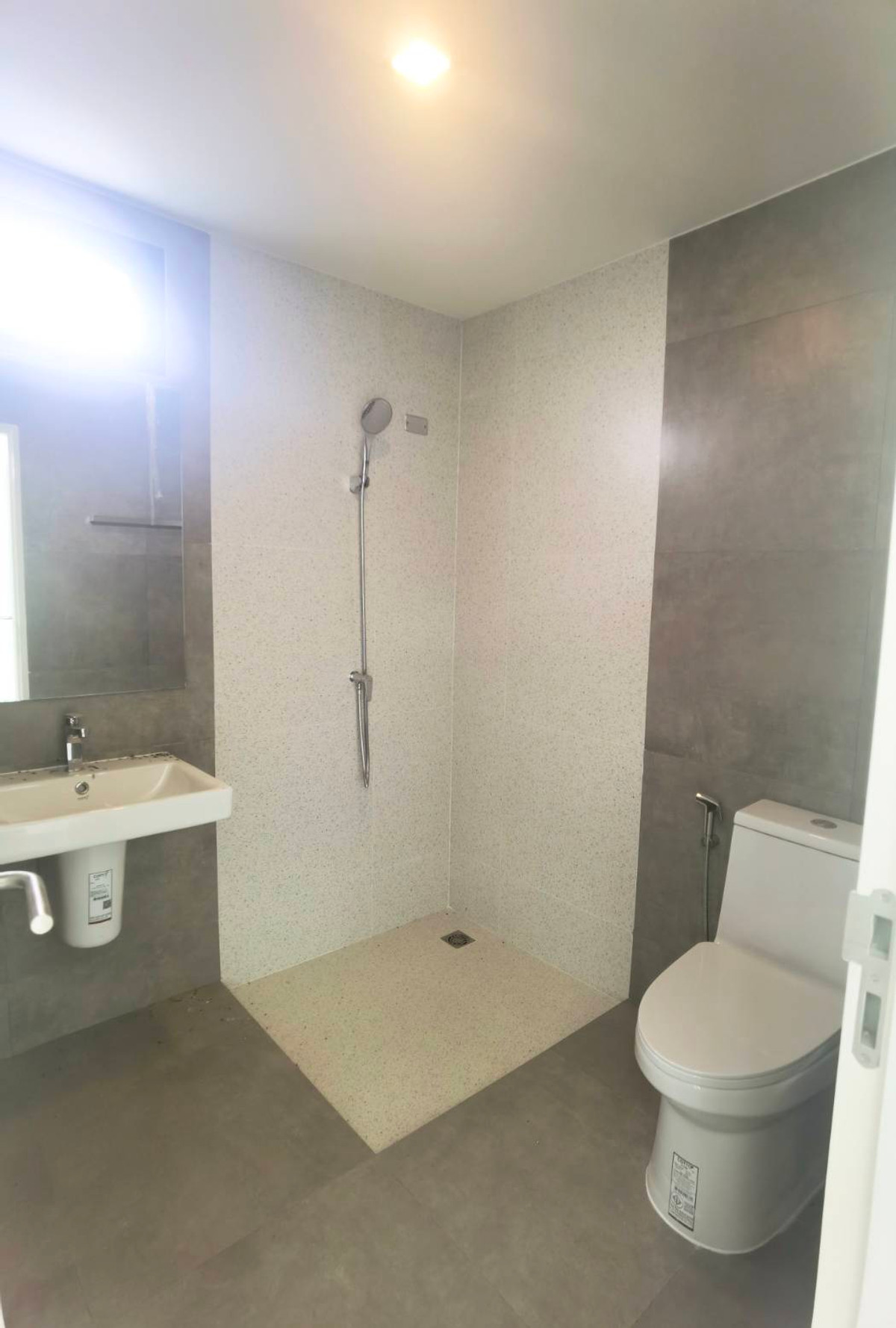 For SaleTownhomePinklao, Charansanitwong : Urgent sale‼ ️ House No. 989/1 The Bliz Sathorn-Charan 35 Premium Townhouse, the corner of the Children's Play, the swimming pool only has only one house.