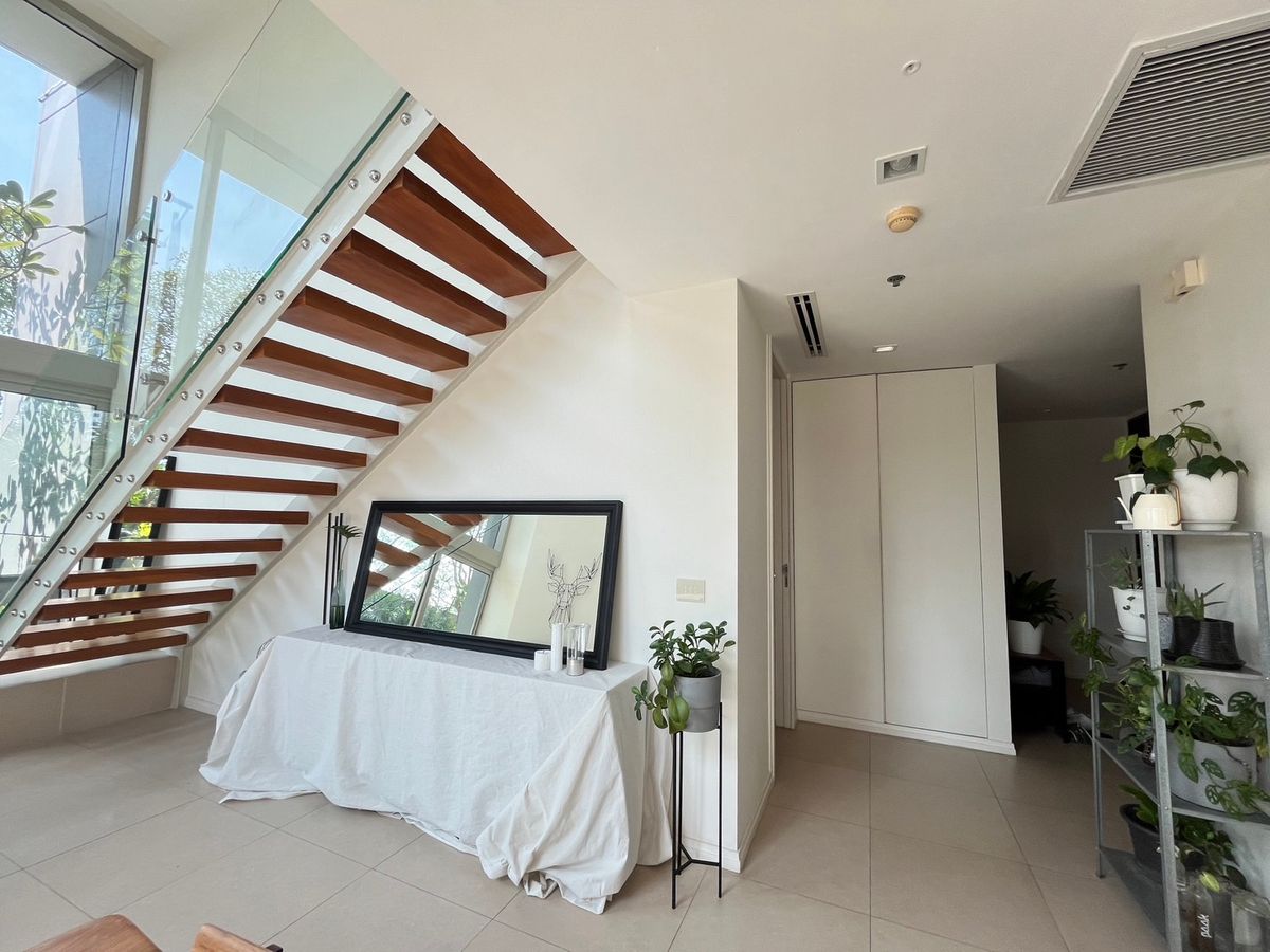 For SaleCondoWongwianyai, Charoennakor : Rare unit Duplex Penthouse ✨The River✨ 3 bedrooms, 4 bathrooms, size 286 sq m, near BTS / MRT Krung Thon Buri (0.9 km.) Tel.0982645161