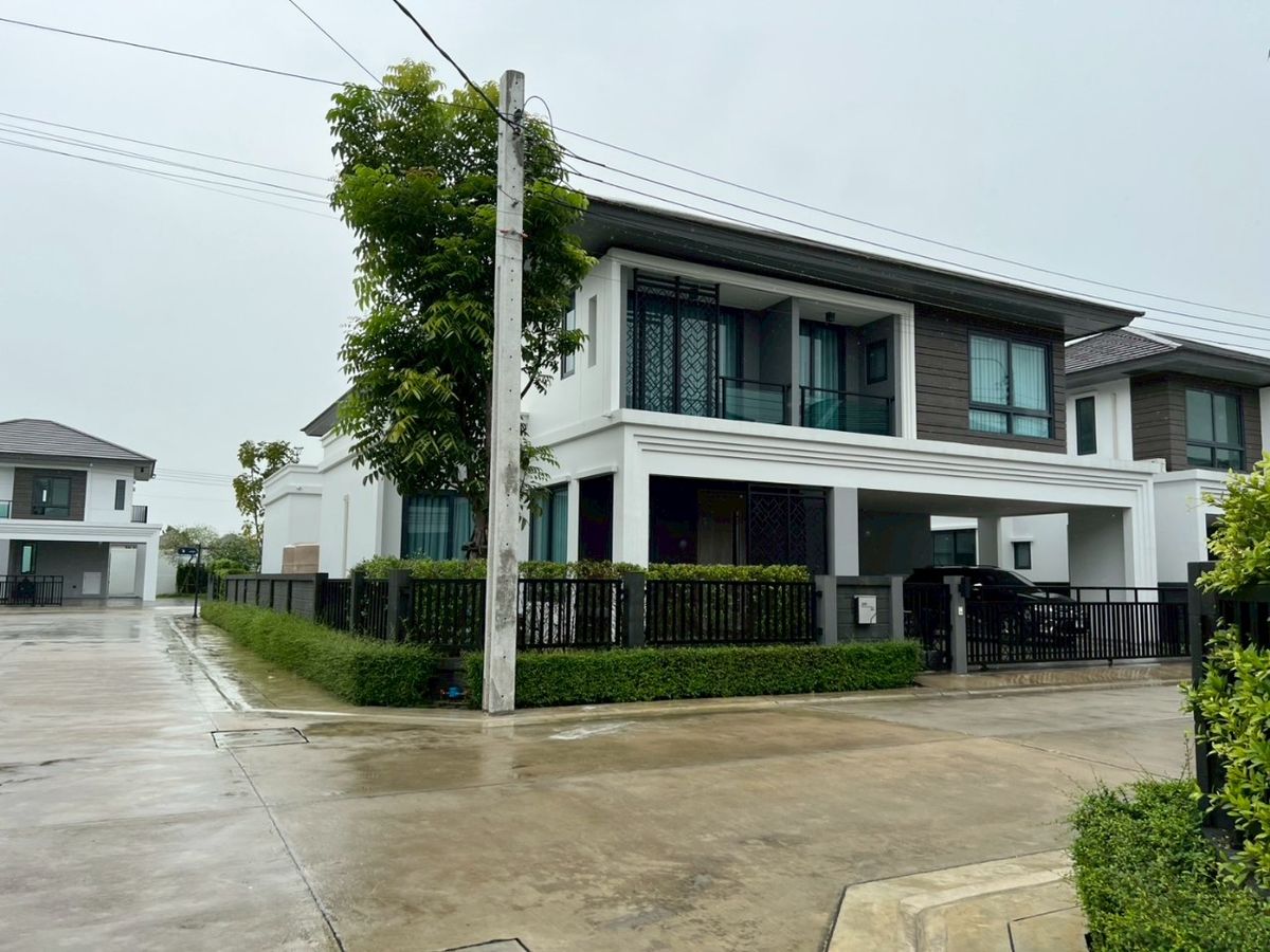 ขายบ้านบางนา แบริ่ง ลาซาล : แกรนด์ บริทาเนีย บางนา กม.12 / 4 ห้องนอน (ขายพร้อมผู้เช่า), Grand Britania Bangna KM.12 / 4 Bedrooms (SALE WITH TENANT) NICE012