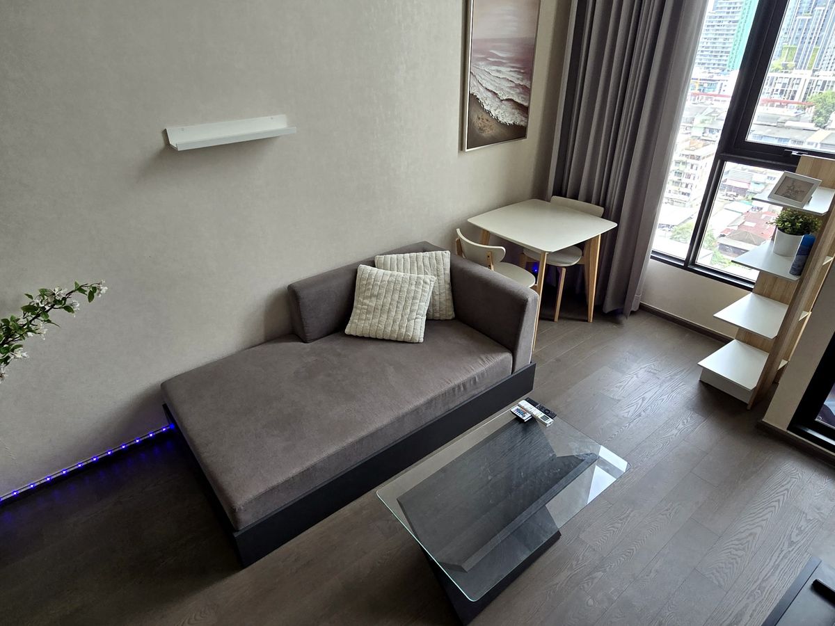 For RentCondoSiam Paragon ,Chulalongkorn,Samyan : Park Origin Chula Samyan【𝐑𝐄𝐍𝐓】🔥Luxurious and expensive design in gray-gold tones, beautiful lighting, and a calm charm🔥 Contact Line ID: @hacondo