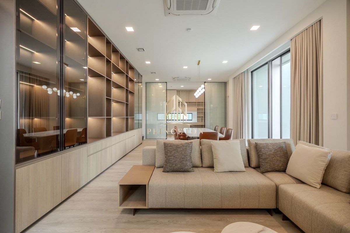 HousePattanakan, Srinakarin : Vive Krungthep Kreetha, near Wellington School 📞092-4252445