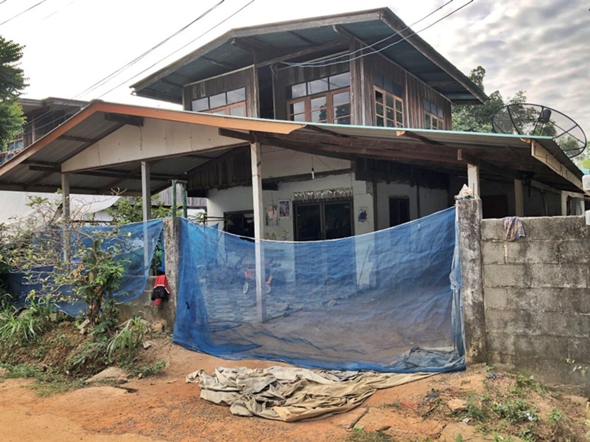 ขายบ้านร้อยเอ็ด : ขายบ้านพักอาศัยครึ่งตึกครึ่งไม้ 2 ชั้น