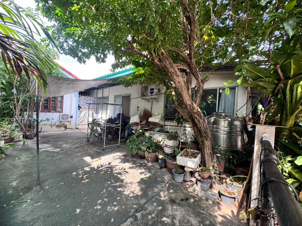 ขายพัฒนาการ ศรีนครินทร์ : ขายบ้านแฝด หมู่บ้านนักกีฬาแหลมทอง ซอยกรุงเทพกรีฑา ใกล้ MRT ศรีกรีฑา (N.1784)