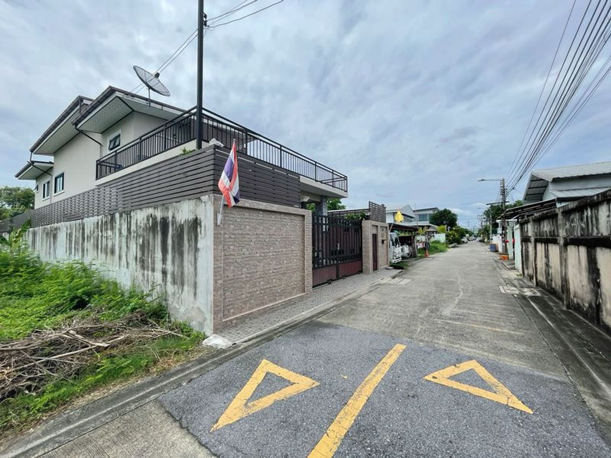 ขายบ้านวิภาวดี ดอนเมือง หลักสี่ : บ้านเดี่ยว เนื้อที่ 88 ตรางวา 5 ห้องนอน 5 ห้องน้ำ สรงประภา28 แขวงสีกัน เขตดอนเมือง กรุงเทพมหานคร