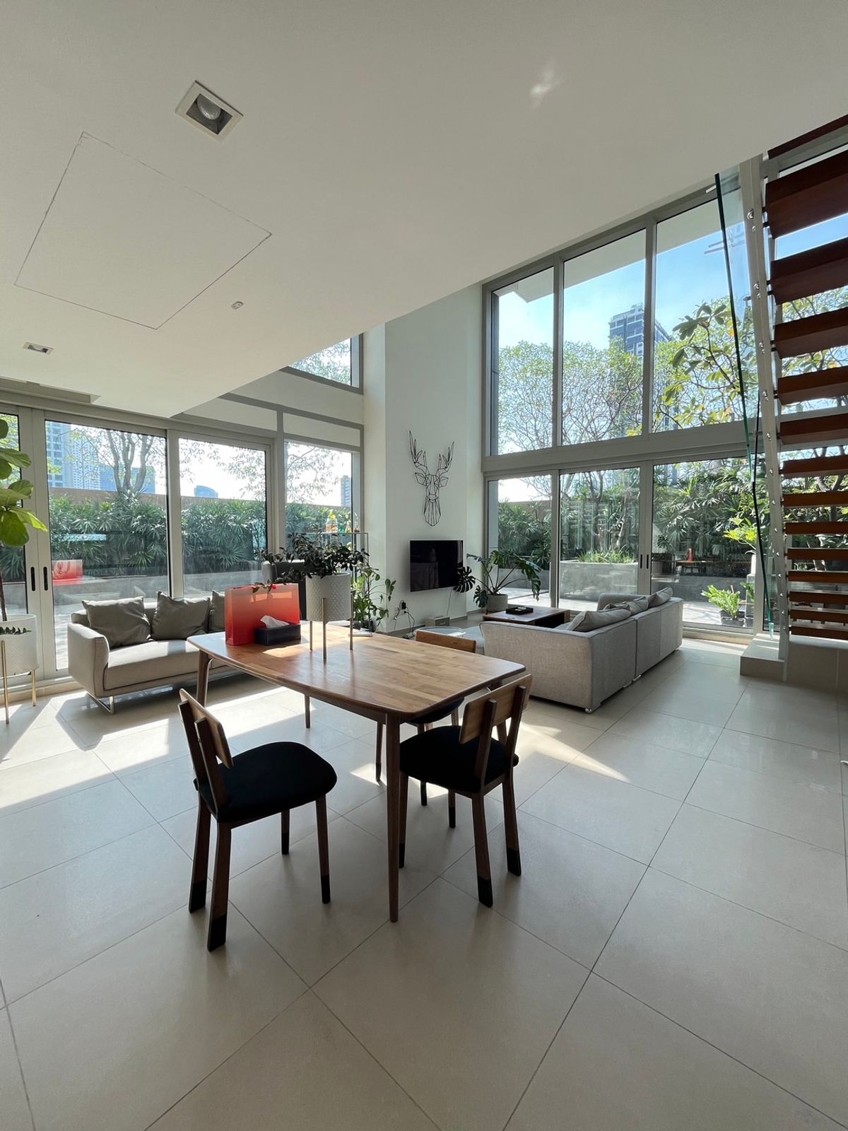 For SaleCondoWongwianyai, Charoennakor : Rare unit Duplex Penthouse ✨The River✨ 3 bedrooms, 4 bathrooms, size 286 sq m, near BTS / MRT Krung Thon Buri (0.9 km.) Tel.0982645161