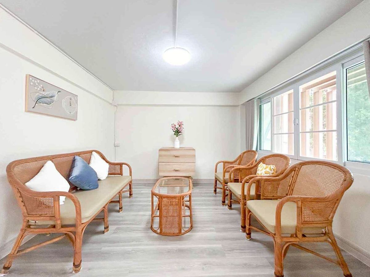 For RentHouseChiang Mai : House for rent, 30,000 baht per month. Travel only 10 minutes to Doi Saket Hospital No.12H453.