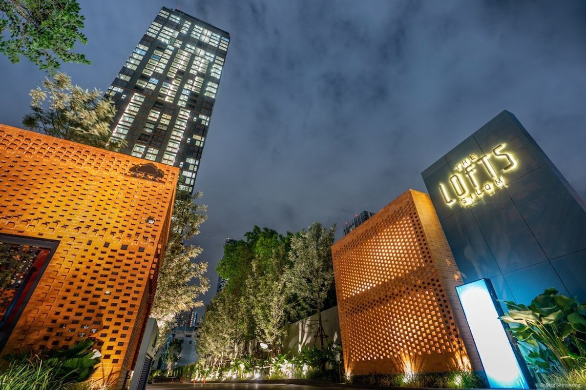 For RentCondoSilom, Saladaeng, Bangrak : ✨ Ready to serve The Lofts Silom. The RARE room is not in the market for a long time !! The price is ready to move in. 💯