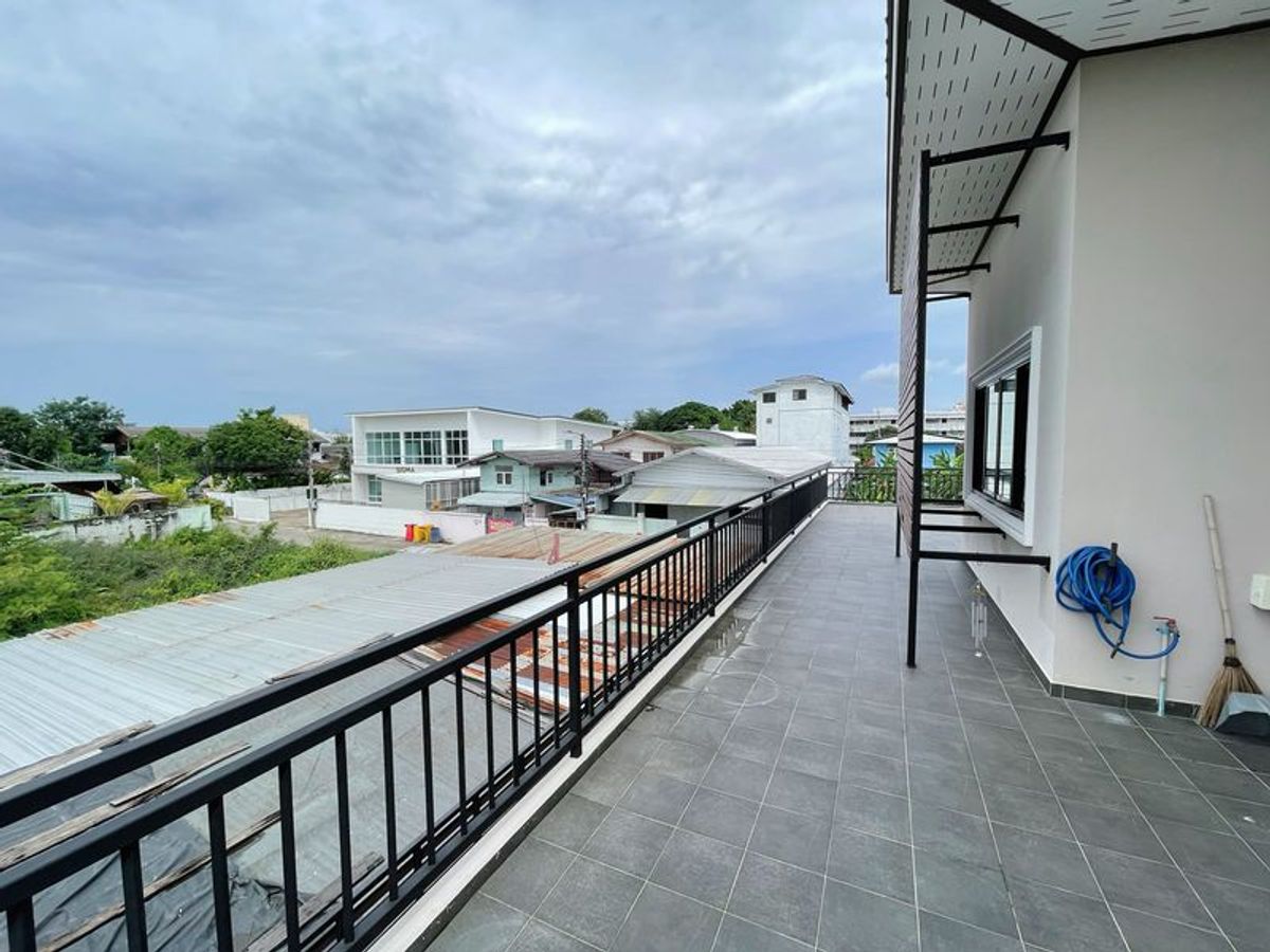 ขายบ้านวิภาวดี ดอนเมือง หลักสี่ : บ้านเดี่ยว เนื้อที่ 88 ตรางวา 5 ห้องนอน 5 ห้องน้ำ สรงประภา28 แขวงสีกัน เขตดอนเมือง กรุงเทพมหานคร